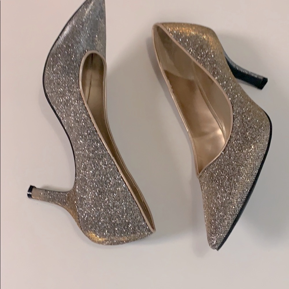 NWOT Fiomi NIGHT Glitter Kitten Heels